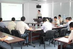 导轨式升降机及时的维护和定期保养，延长升降机的寿命